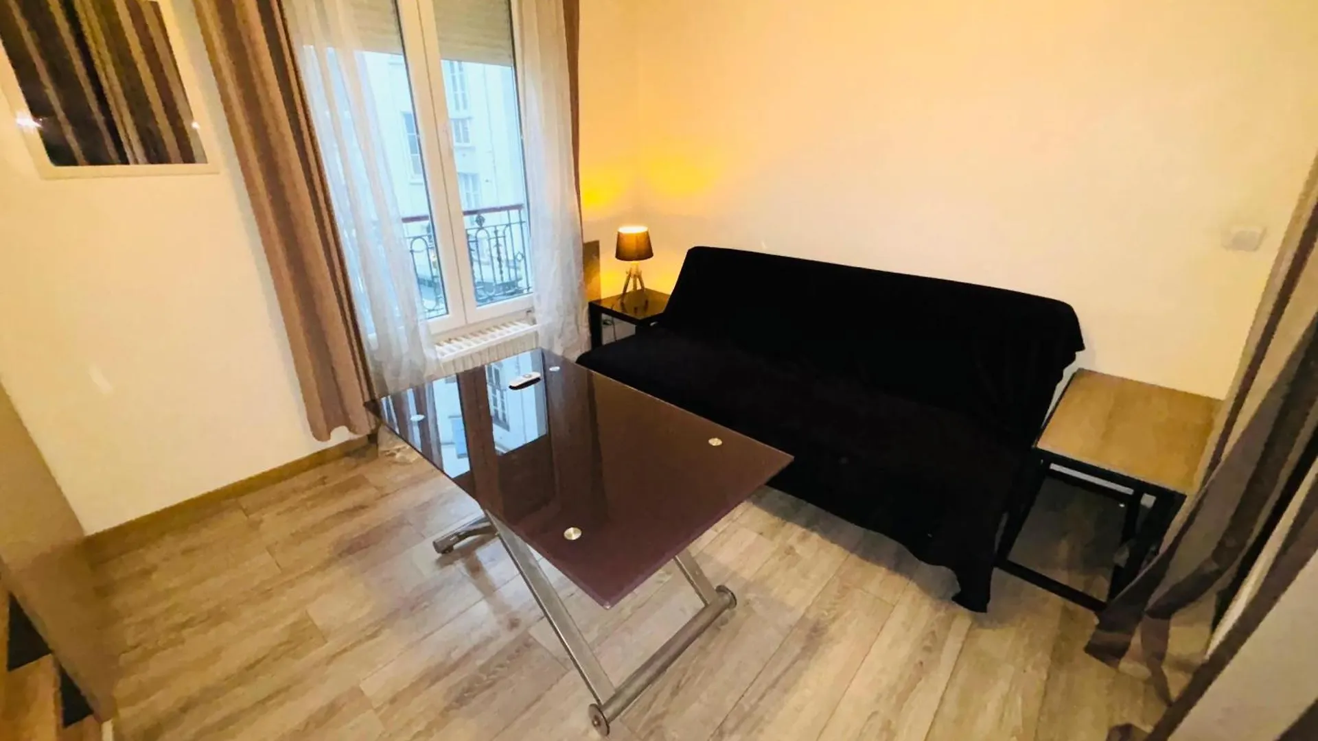 Appartement Tour Eiffel Alesia Paris 0*,  France